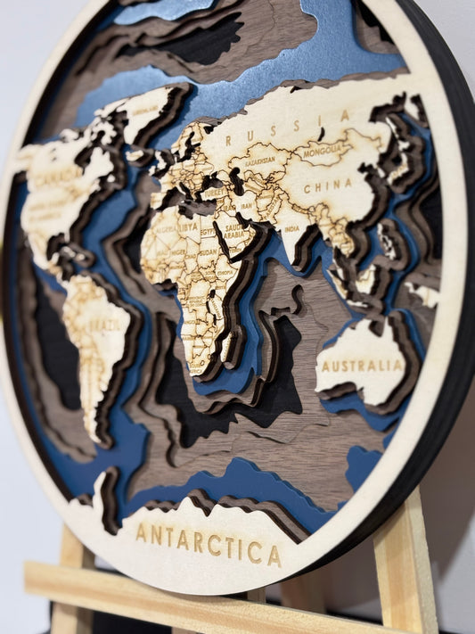 Une Carte du Monde en Bois 3D Gravée au Laser – Décoration Murale Artisanale
