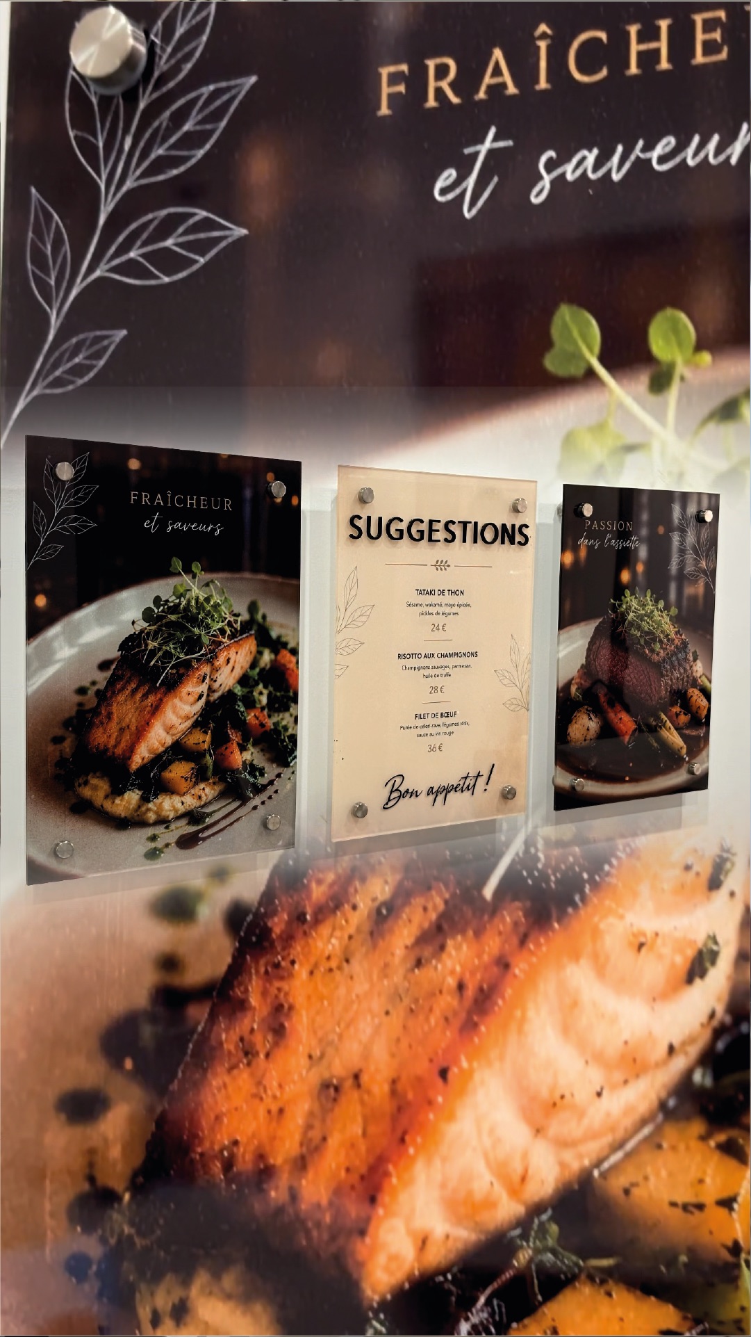 Triptyque de menu de restaurant en acrylique transparent
